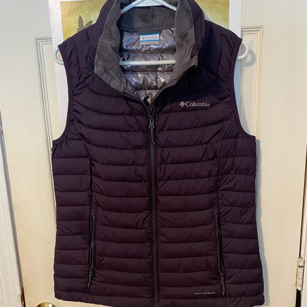 COPY - Plum colored Omni heat Columbia women’s vest Sz med